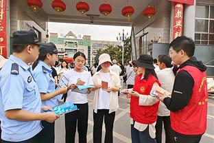 世体：德科与曼城总监欧冠抽签时碰面交流，但未提及坎塞洛买断